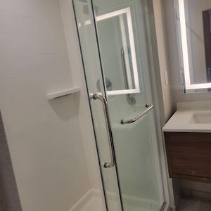 King Room Mobility or hearing accessible